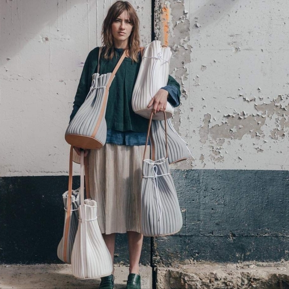 Olive Green Ribbed Crossbody Bag - Picture 9 of 9